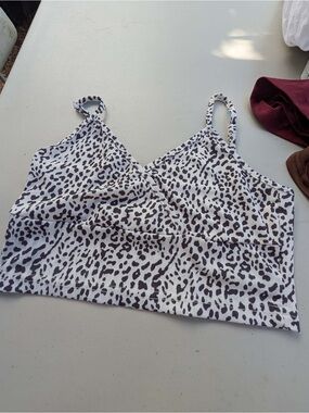 5 items SHEIN Crop tops/tanks - LOT OF FIVE